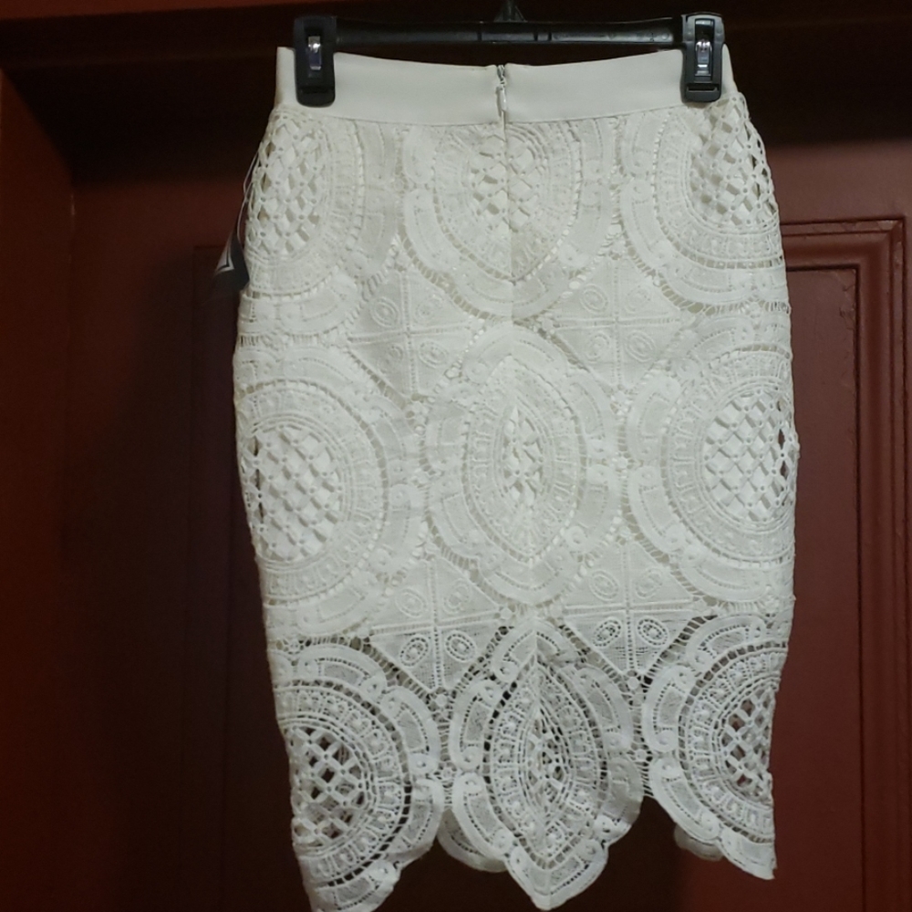 BWCLOSET EMBROIDERY  STRETCH WHITE SHIRT - Picture 4 of 8